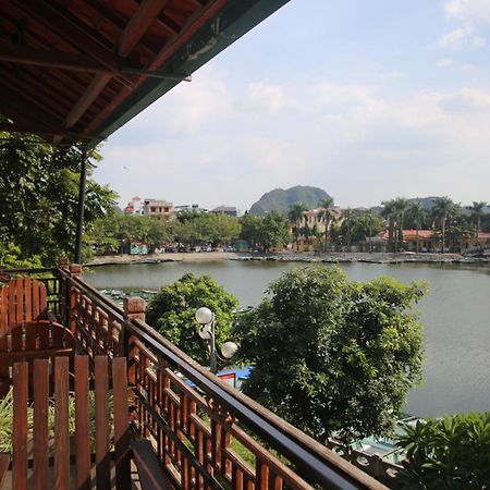 The Banana Tree Hostel Нин Бин Екстериор снимка