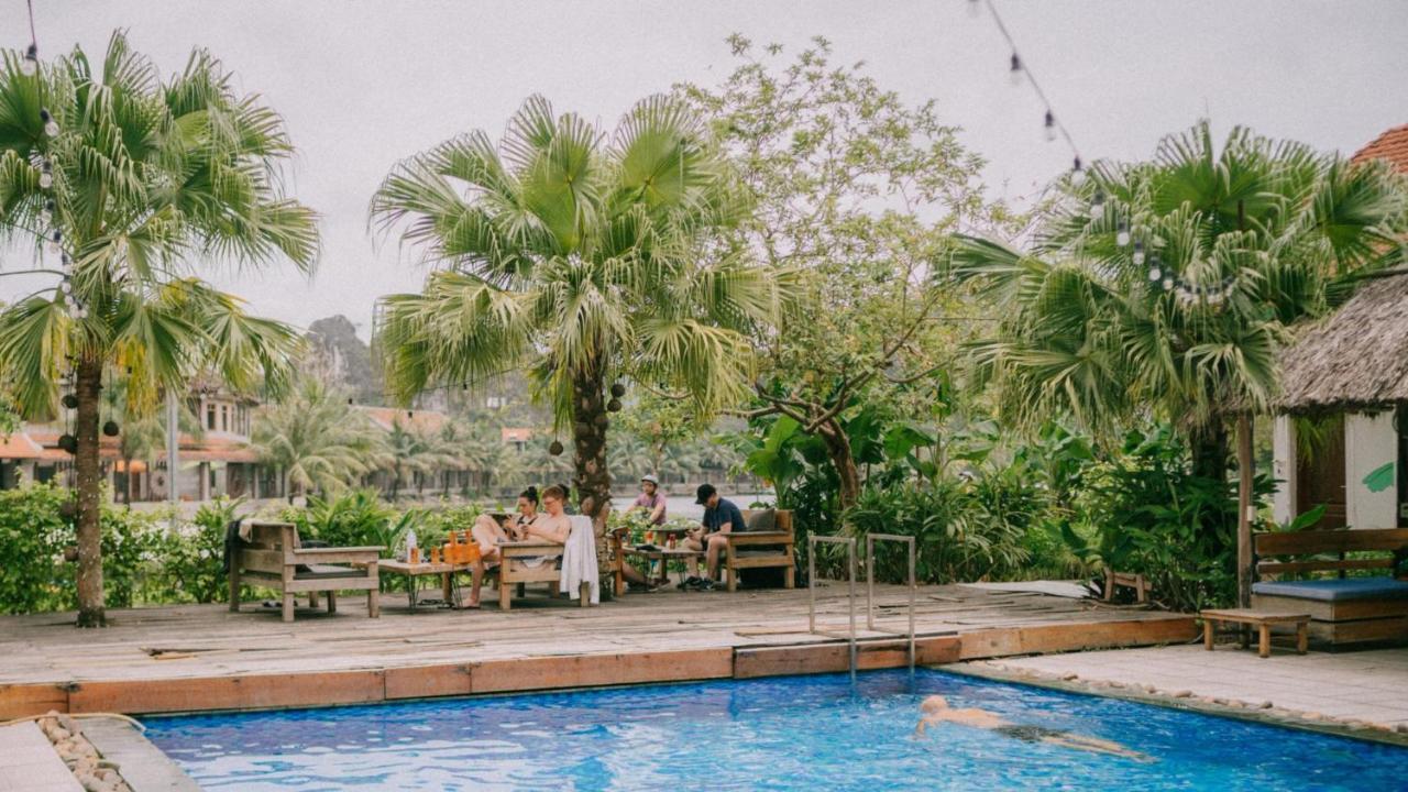 The Banana Tree Hostel Нин Бин Екстериор снимка