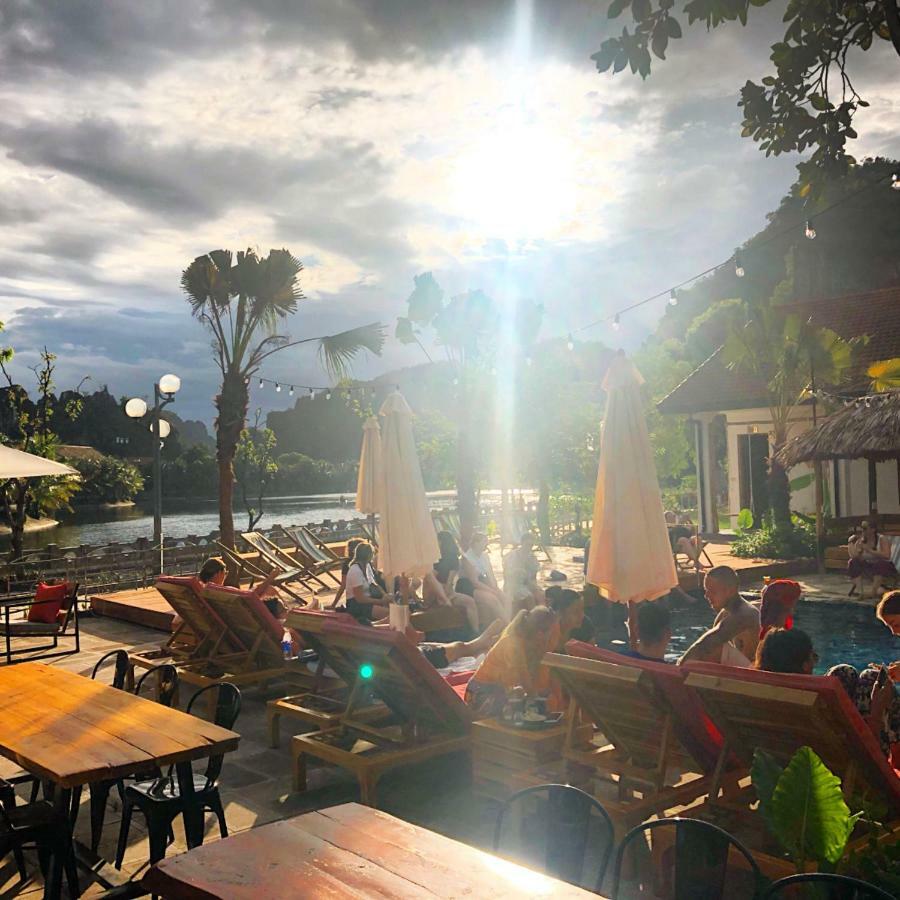 The Banana Tree Hostel Нин Бин Екстериор снимка